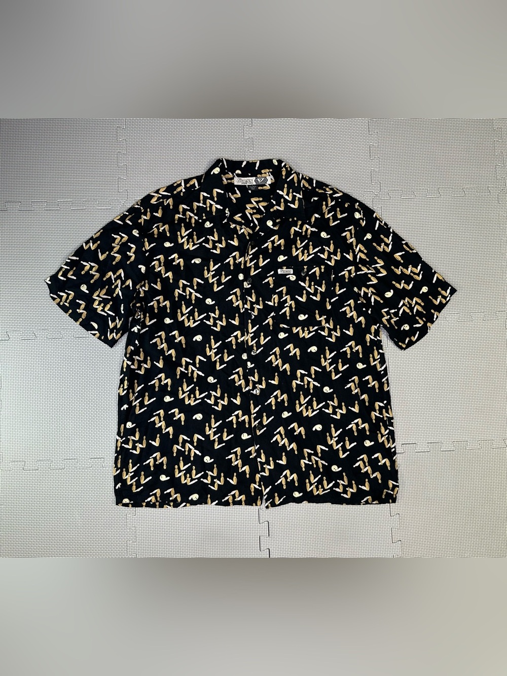 Vtg Bowling Shirt Mens L GUESS Jeans USA Short Sleeve Rayon All Over Print Black